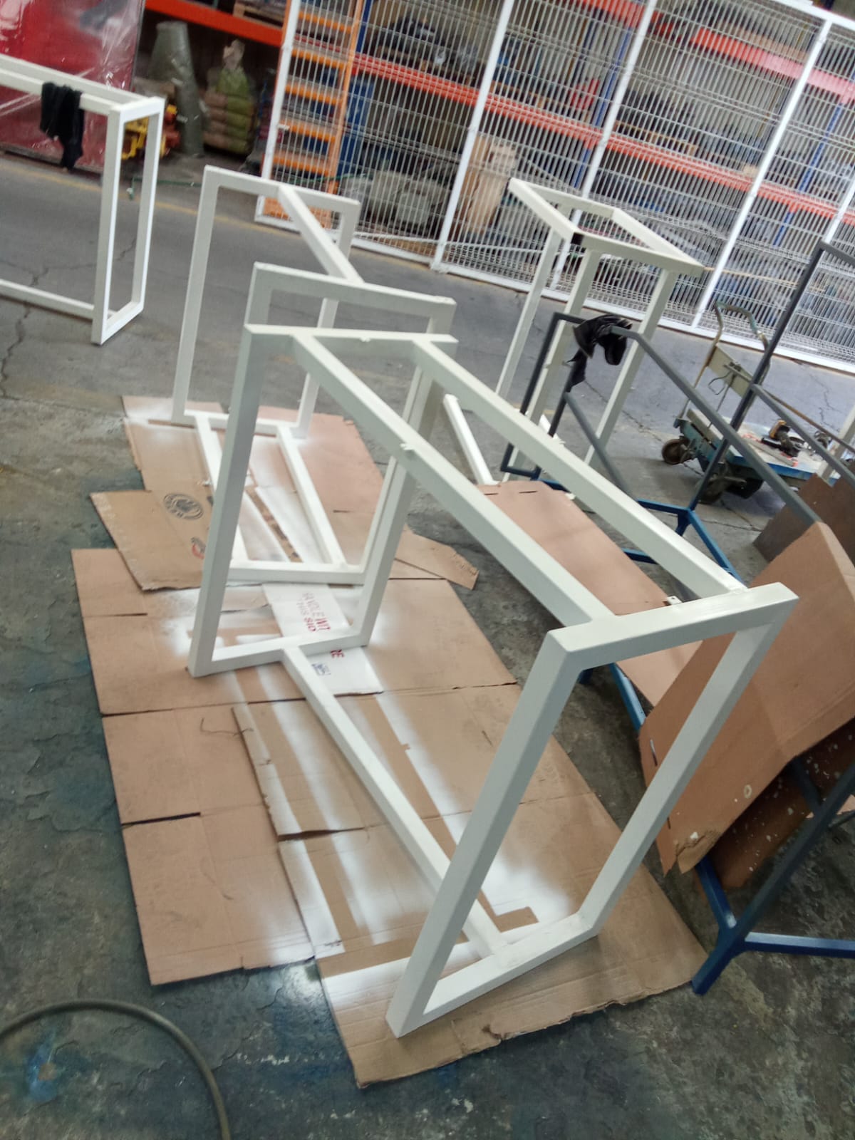 Estructuras y bases metálicas fabricadas en el taller de Todo en Herrería
